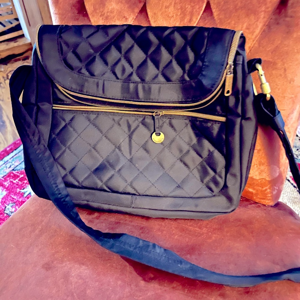 Crossbody style hobo black Travelon purse